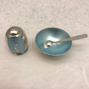 Silver_salt_and_pepper_blue