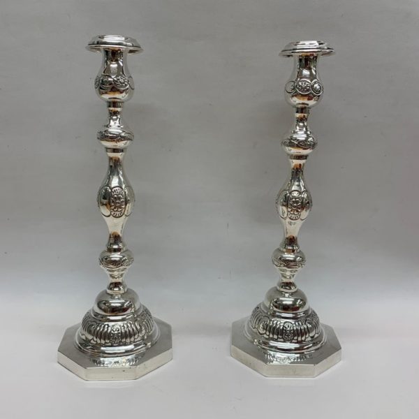 Two Antique Silver Candlesticks with Octagonal Bases, 1936, London - Front